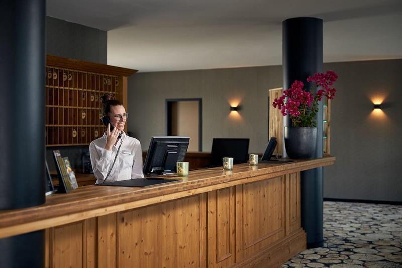 Hotel Hamburg-Wittenburg Van Der Valk Bagian luar foto